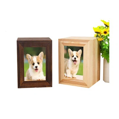 Houten huisdier -urnen voor as